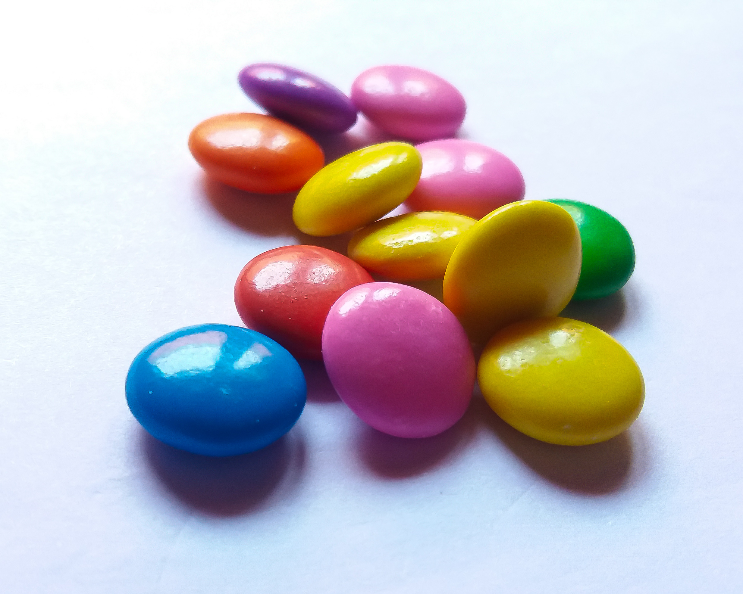 Read more about the article מה עושה כאן סוכריה כחולה?